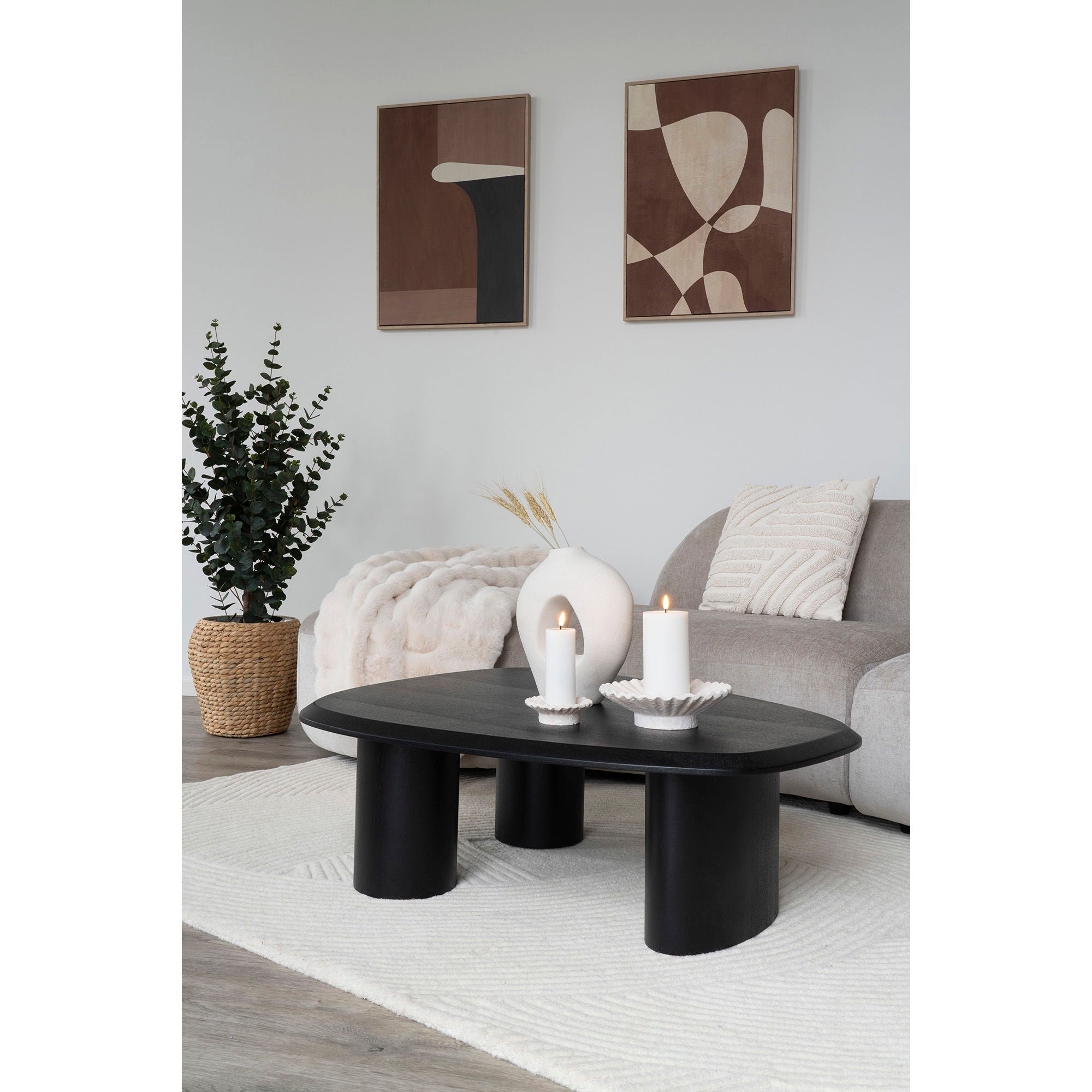 Tirano – Couchtisch in Schwarz, MDF mit Eschefurnier, 96x78x32 cm